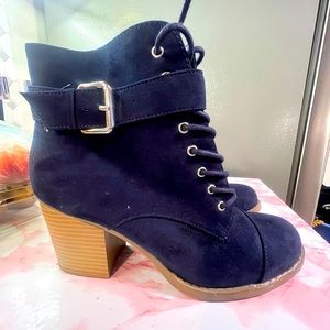 Super cute Celia Boots